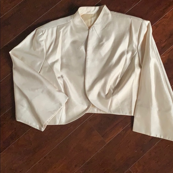 Size 24 women’s dress suit - Picture 6 of 8